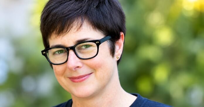 Christine Wallace